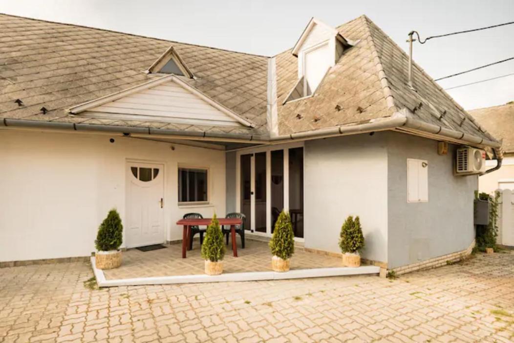 Azure House Aparthotel Keszthely Eksteriør bilde
