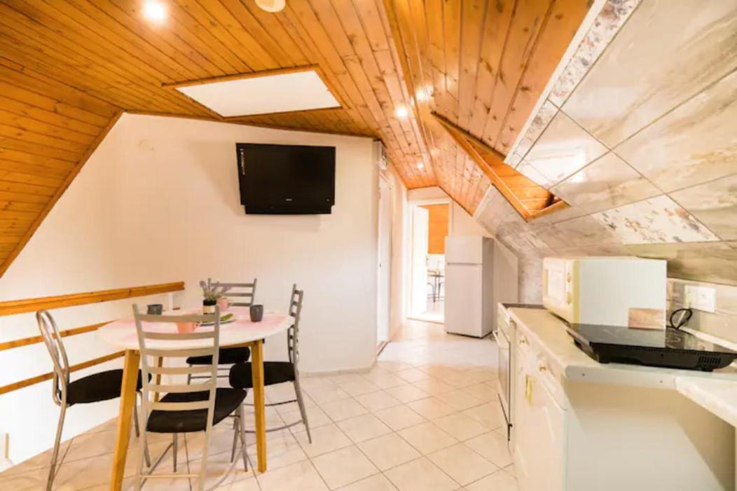 Azure House Aparthotel Keszthely Eksteriør bilde